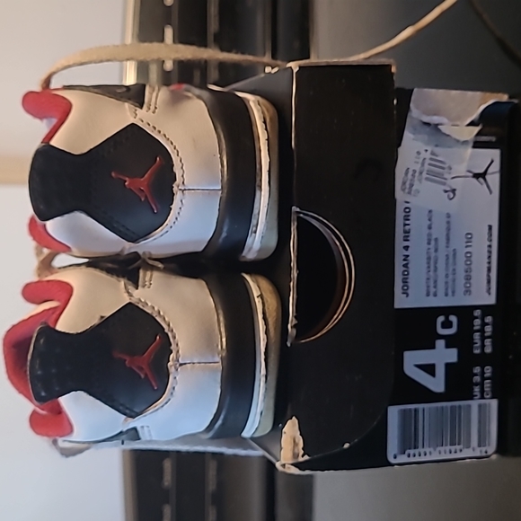 Jordan 4 "Fire Red" Toddler Size 4c released 2012 - Picture 3 of 4